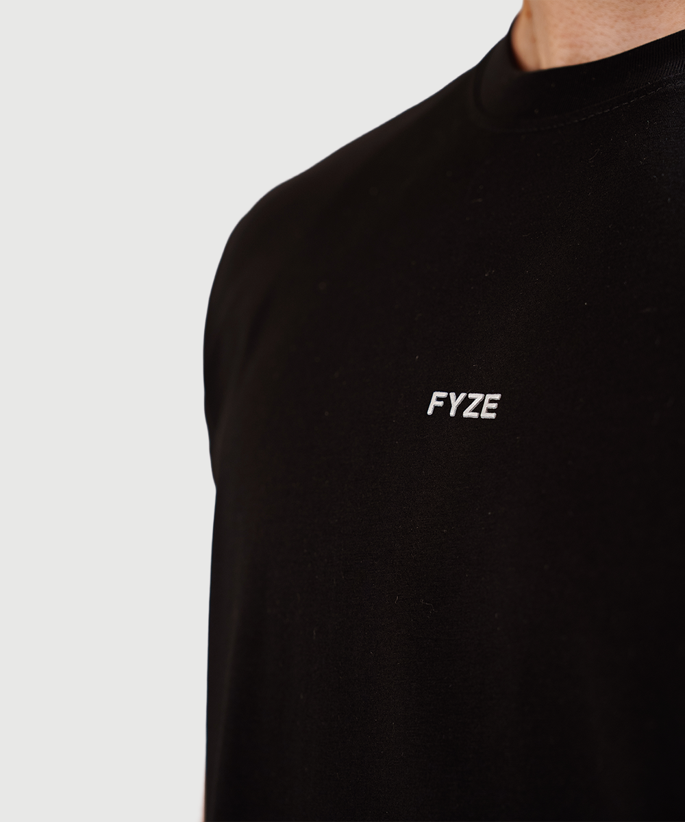 Playera Slim Fit Negra