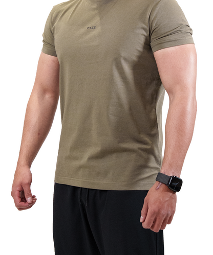 Playera Slim Fit Caqui Fyze, vista lateral