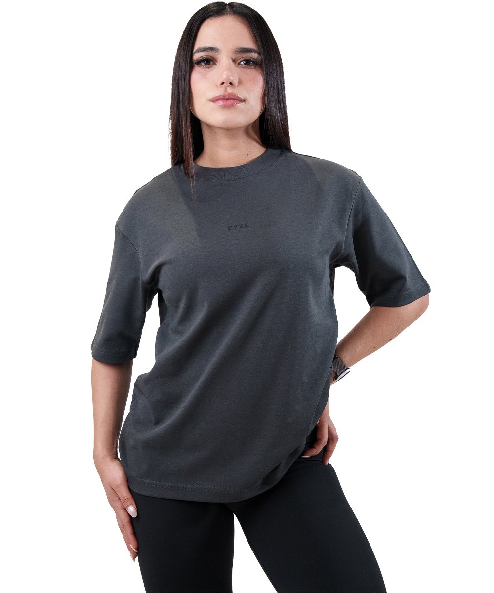 Playera Boxy Gris Oscuro Fyze para mujer, vista de frente
