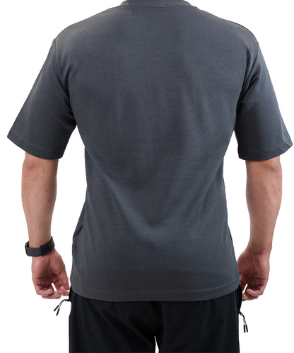 Playera Boxy Gris Oscuro Fyze, vista de espalda