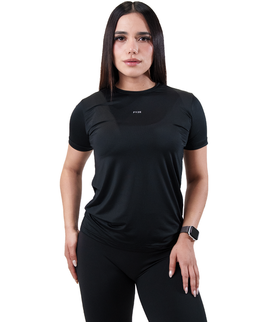 Playera Fly Fit Negra Fyze para mujer, vista de frente