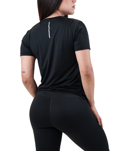 Playera Fly Fit Negra Fyze para mujer, vista de espalda