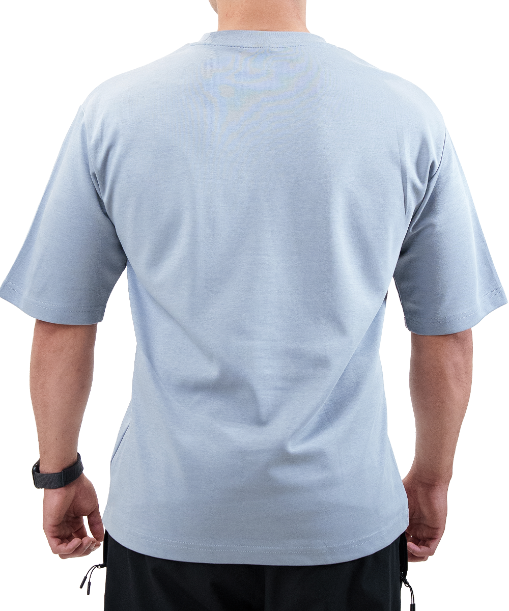 Playera Boxy Cielo Fyze, vista de espalda