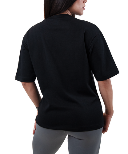 Playera Boxy Negra Fyze para mujer, vista de espalda