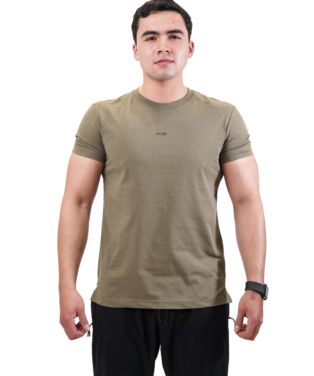 Playera Slim Fit Caqui Fyze, vista de frente